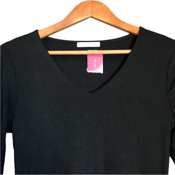 NWT!‎ Active USA black dress long sleeve v neck. - Picture 3 of 11